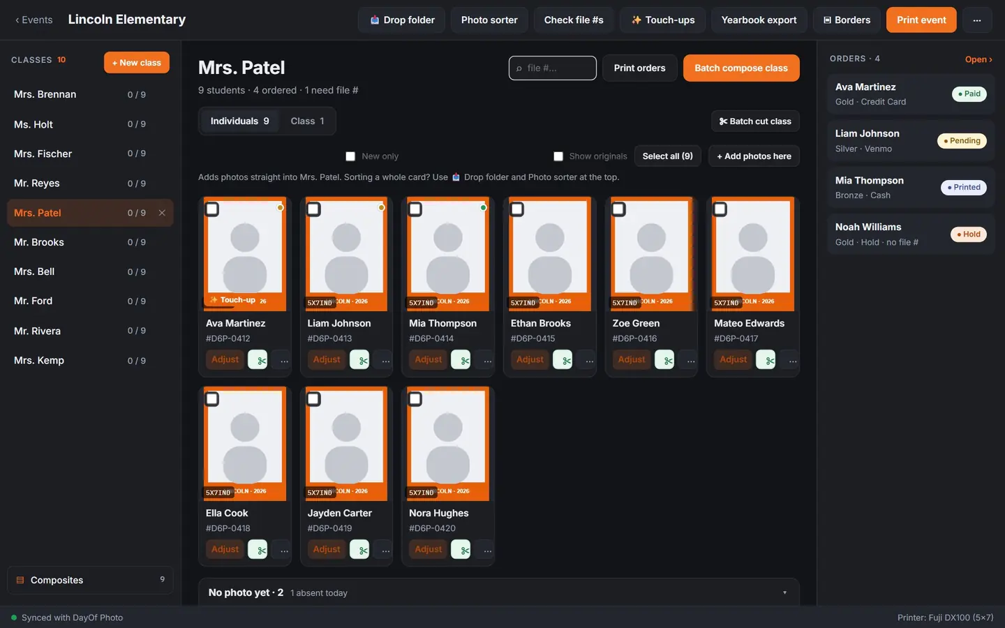 Classes & photos (dark mode)